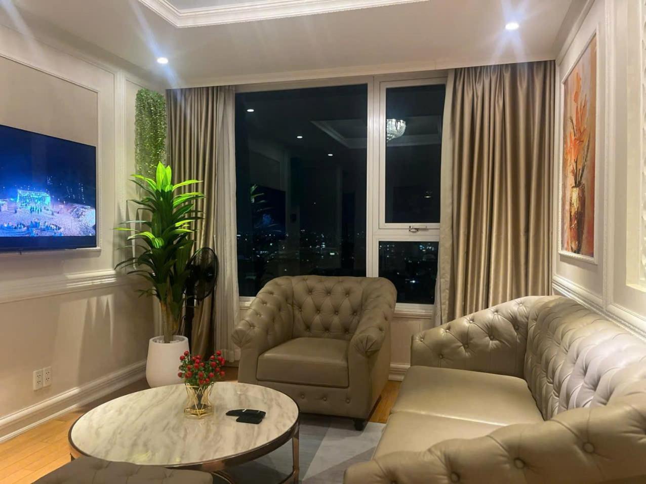 Leman Luxury * TP. Hồ Chí Minh